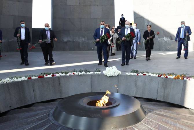 Председатель Конституционного суда Грузии почтил память жертв Геноцида армян