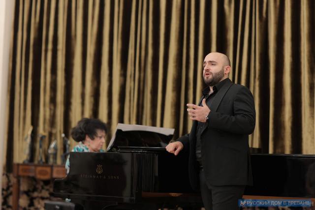 Концерт в Ереване: Глинка для военных